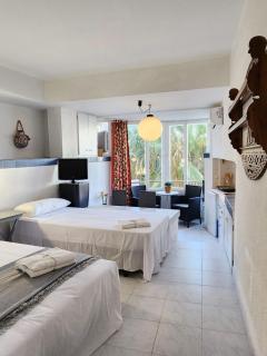 UDA Vacacional - Palmeras y vistas al mar en La Pineda - 1