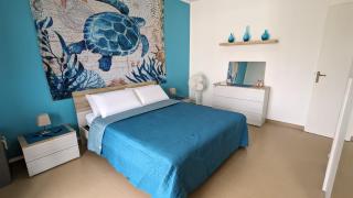 3 min walk to Award Winning Beaches! - 0