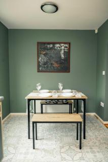 Stylish 2-Bedroom Home Perfect for Families and Couples - 6