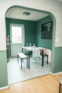 Stylish 2-Bedroom Home Perfect for Families and Couples - 5