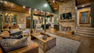 Whiskey Hollow Lodge - Morganton - 7