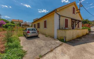 2 Bedroom Lovely Apartment In Mali Iz - Mali Iž - 4