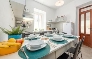 2 Bedroom Lovely Apartment In Mali Iz - Mali Iž - 7
