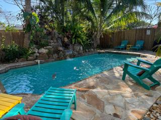 Laguna Azul - Sleeps 8 + Heated Pool + Walk to Beach - St Pete Beach - 0