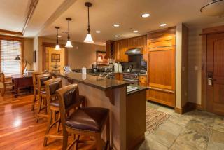 Catamount Lodge 214 by East West Hospitality - Truckee - 9