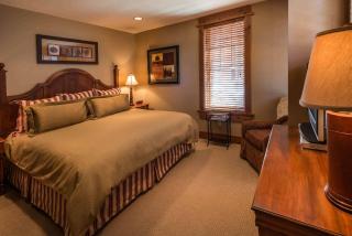 Catamount Lodge 214 by East West Hospitality - Truckee - 5
