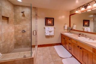 Catamount Lodge 206A by East West Hospitality - Truckee - 5