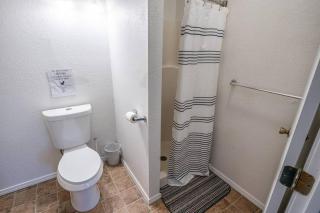 Spacious Family Home with Hot Tub - Ellensburg - 8