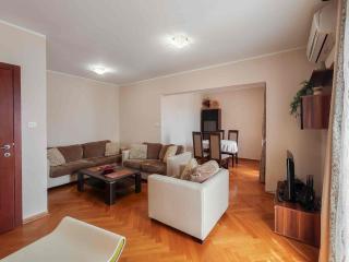 Sunny three-bedroom apartment in Budva - Budva - 1