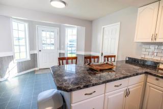 Spacious Family Home with Hot Tub - Ellensburg - 2