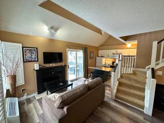 Mountain Loft Suite with Pool and Hot Tub - Blue Mountains - 9