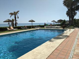 Tranquil Oceanfront Escape, One-Bedroom Haven - Mijas - 1