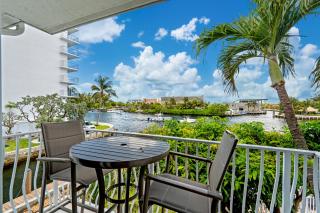 NEW Waterfront Retreat with Views & Pool Access - Pompano Beach - 0
