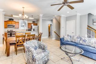 Walk to Ocean: Myrtle Beach Townhome w/ Balcony! - 4