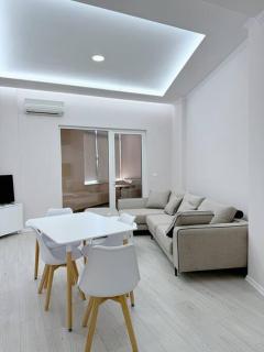 AEM 2 Bedroom Apartment Apt #3 - Golem - 3