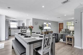3BR Oasis Sleeps 11 Heated Pool Ping Pong! - Dunedin - 5