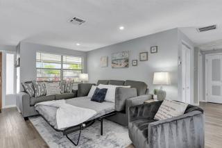 3BR Oasis Sleeps 11 Heated Pool Ping Pong! - Dunedin - 2