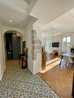 Bright, Spacious 2 Bedroom Apartment, Walk to Beach & Old Town - Nice - 0