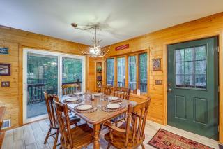 Deep Gap Cabin with Private Deck and Community Perks! - Hogetown - 2
