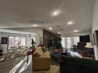 37CPD, Two bedroom, two bath log-sided condo with forest view condo - Mount Ida - 6