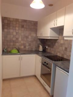 IREMIA, a Peaceful 2-Bed Apartment with Pool, beneath our Private Villa - 3