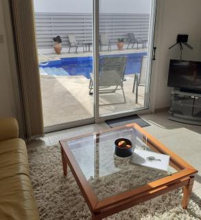 IREMIA, a Peaceful 2-Bed Apartment with Pool, beneath our Private Villa - 8