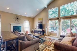 Creekside & Cozy - 6