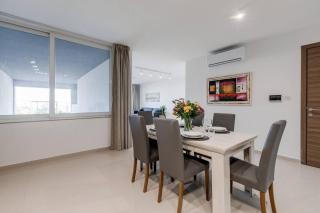 Beachfront 9ten11 Maisonette W Terrace By Homely - Mellieħa - 5