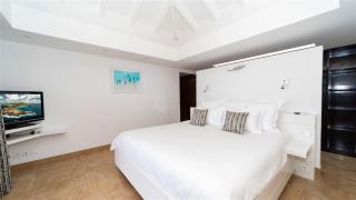 Refined Villa Few Minutes From the Beach - 5