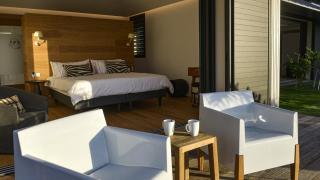 Magnificent Villa Infront of the Bay and Hills - 1