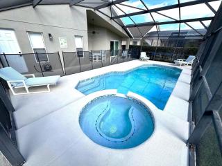 South Facing Pool Villa Spa Remodeled Floor to Ceiling Southern Dunes - Haines City - 9
