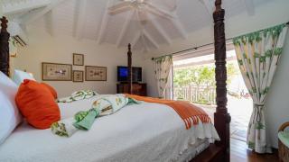 Superb Villa with Colonial Style - 3