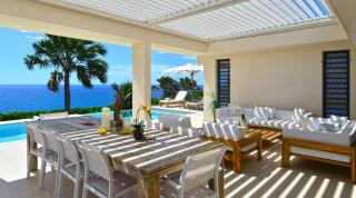 Open-Plan Villa with an Amazing View - Toiny - 3