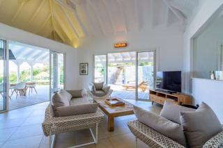 Hillside Villa with Spectacular Sea Views - 9