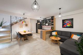 Renovated Beachfront Villa With Stunning Viewss - Jasenice - 1