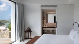 Magnificent Villa with Lush Tropical Environment - 6