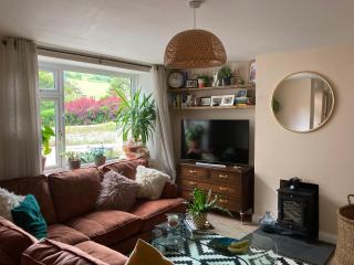 April Cottage - 4