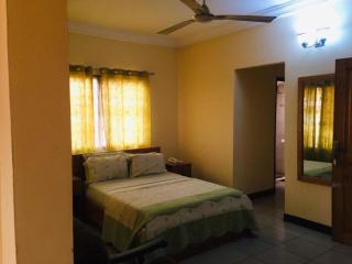 Single Room With Balcony - Accra - 7