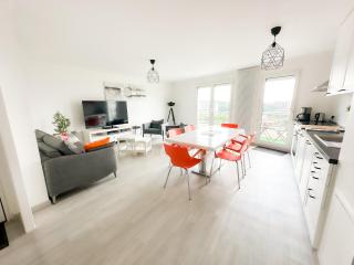 Tiya-TiamConciergerie-Disney-Parking Gratuit-GARE - Champs-Sur-Marne - 3