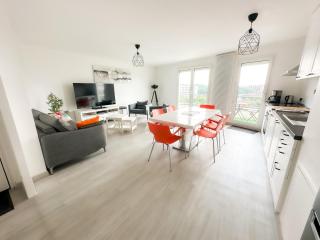 Tiya-TiamConciergerie-Disney-Parking Gratuit-GARE - Champs-Sur-Marne - 5