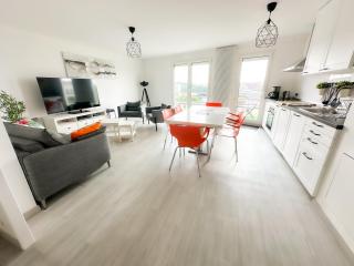 Tiya-TiamConciergerie-Disney-Parking Gratuit-GARE - Champs-Sur-Marne - 1