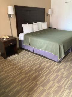 Americas Best Value Inn Clute - 8