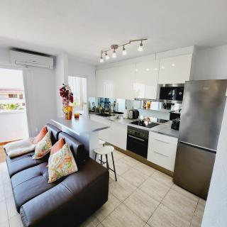 3 Bed Apt With Sea Views In Los Cristianos K305 - Los Cristianos - 2