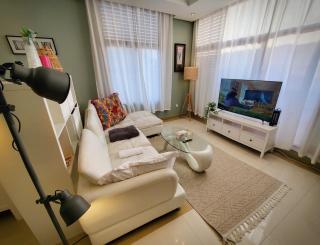 CUTE HOUSE Sleeps 6 Patio Nr METRO Free parking - Dubai - 6