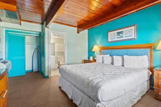 Oceanfront Inn, Partial Ocean View, King Bed, #7 - Fort Pierce - 9