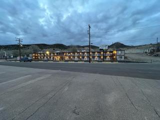 Four Sevens Motel - 9