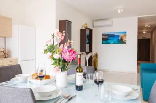 The Pinnacle Fl2 city escape by Homely - 4