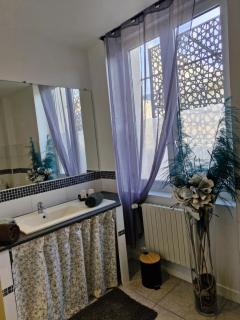 HÔTEL Le 6 3 Home PORT EN BESSIN - Port-en-Bessin-Huppain - 3