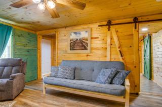 Maryland Retreat Walk to Bay, Beach and Boat Ramp! - 1