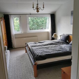 Große Ferienwohnung in ruhiger Lage mit Bergpanorama - Olsberg - 2